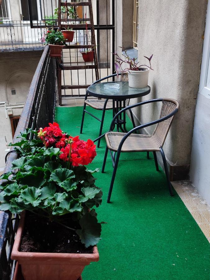 A Quiet Studio In The Heart Of The City 布达佩斯 外观 照片