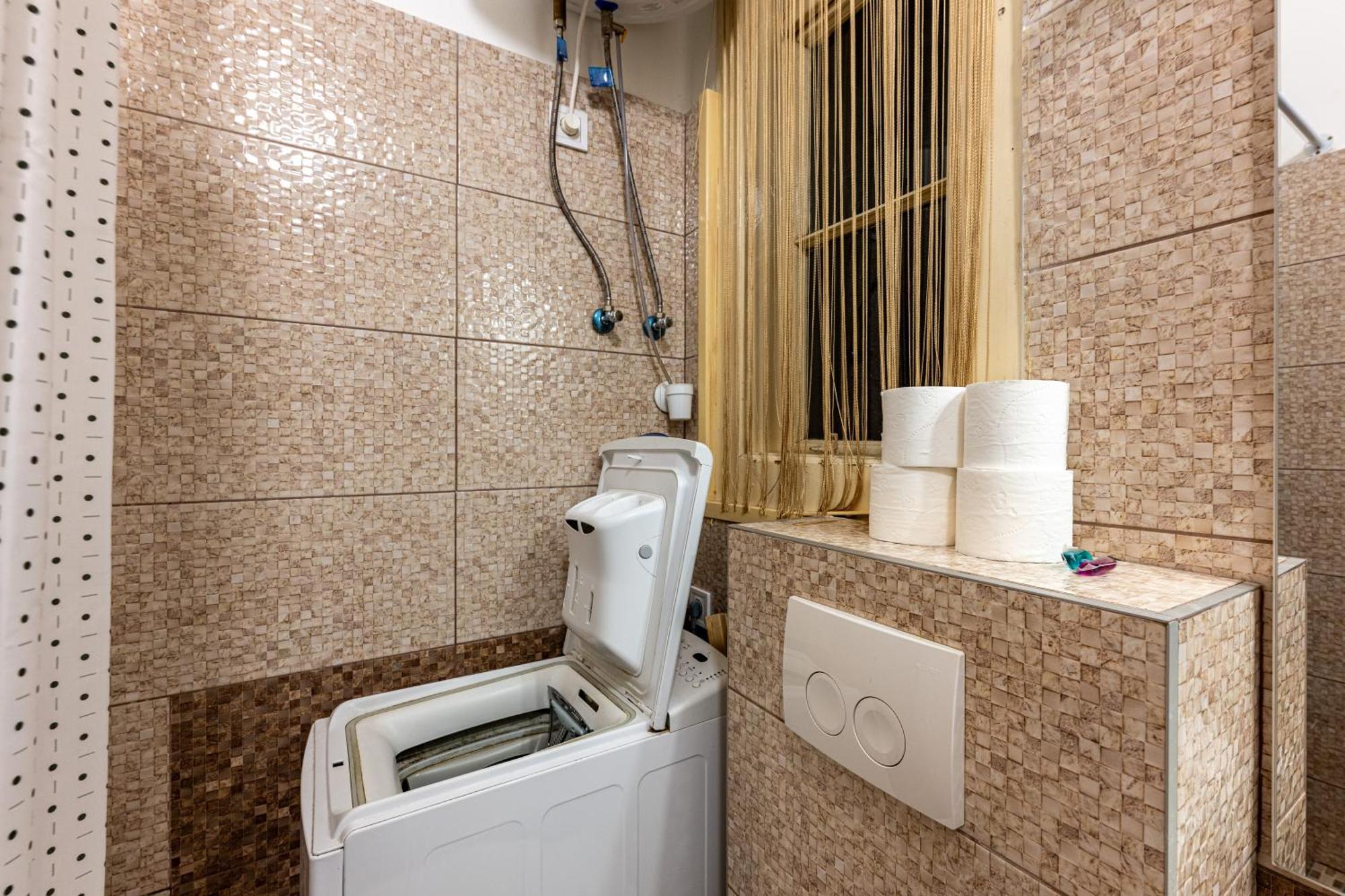 A Quiet Studio In The Heart Of The City 布达佩斯 外观 照片